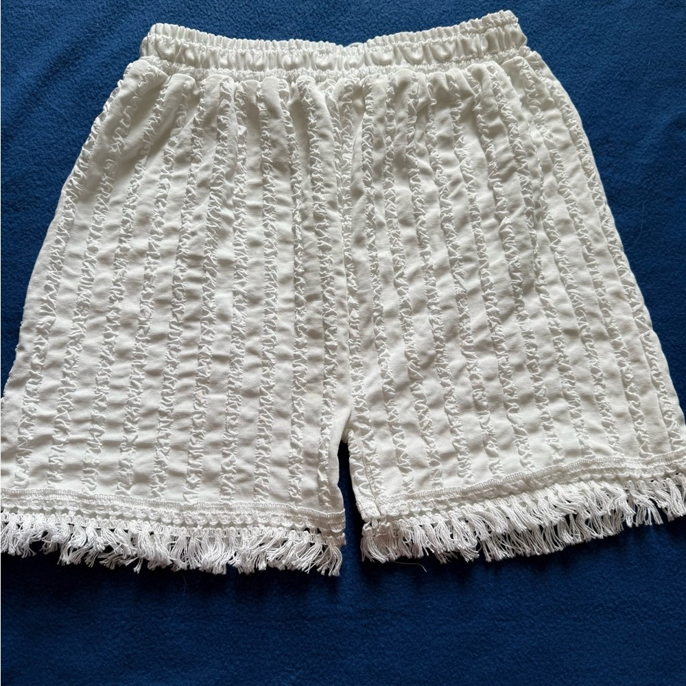 Women's White Ruffle Textured Shorts